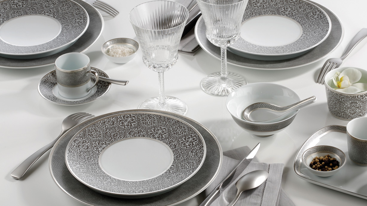 Sauvage (ソヴァージュ) | ベルナルドの磁器