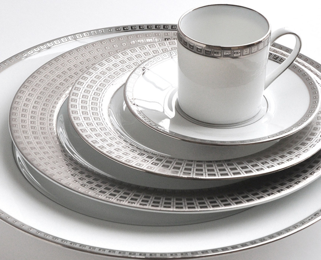 Image d'ambiance de la table Athéna Platine JP Bernardaud