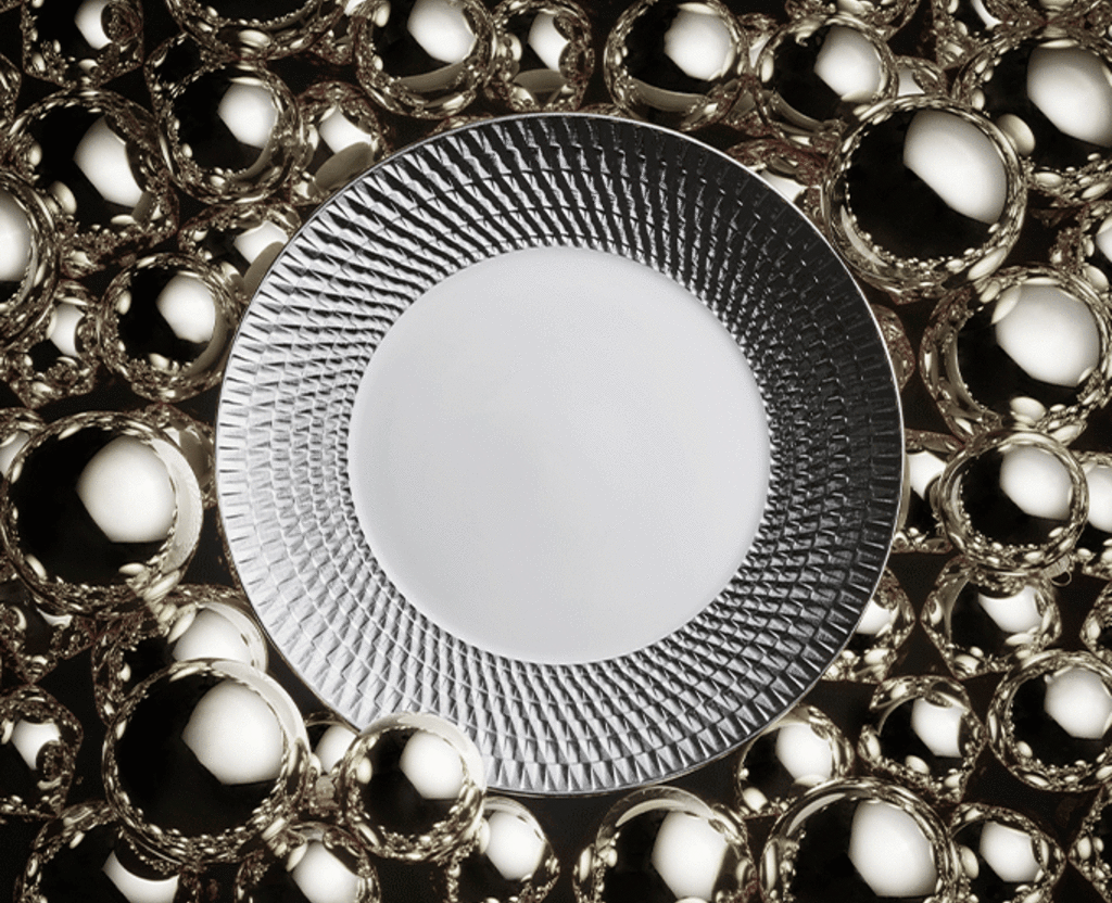 Image d'ambiance de la table TWIST OR & PLATINE（ツイスト オール＆プラティーヌ） Bernardaud