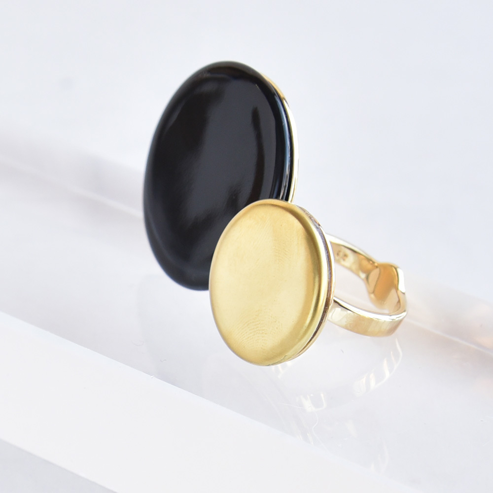 China Disque Noir Ring of the collection Be Bold Over | Bernardaud