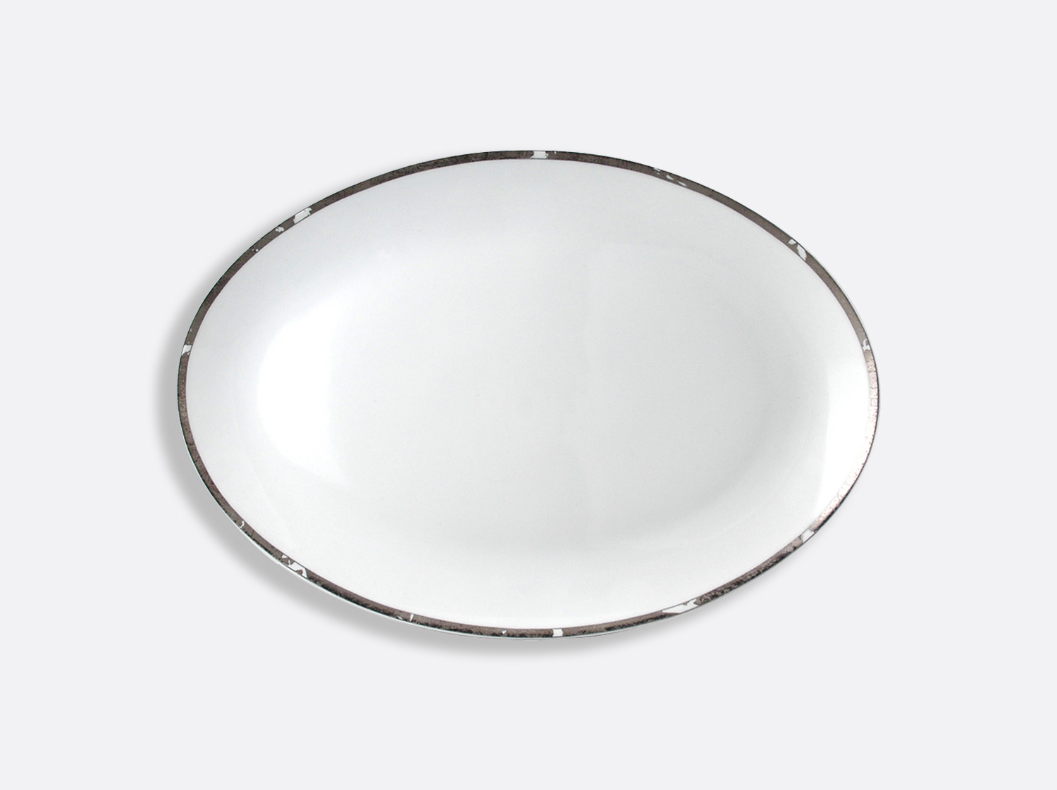 Plat ovale 38 cm en porcelaine de la collection Feuille d argent Bernardaud