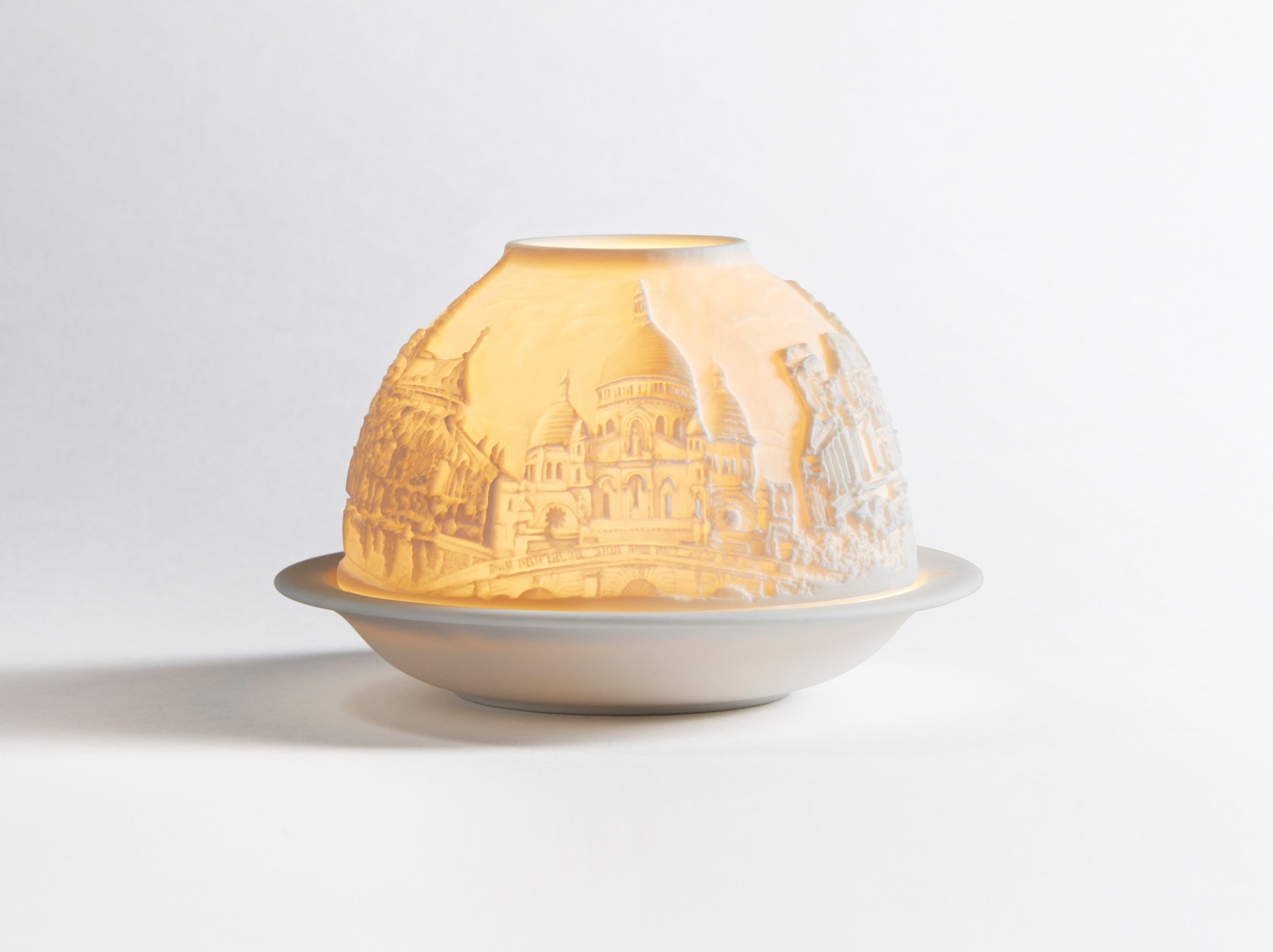 Les églises de Paris en porcelaine de la collection Lithophanie Bernardaud