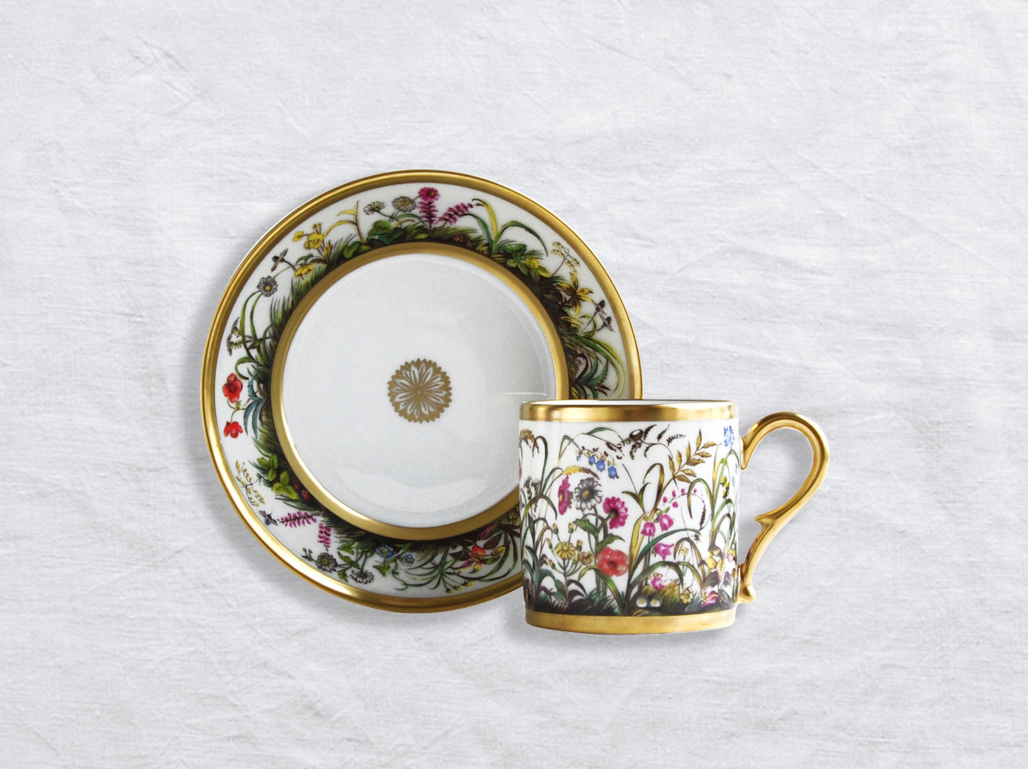 Tasse et soucoupe litron en porcelaine de la collection Aux fleurs des champs Bernardaud