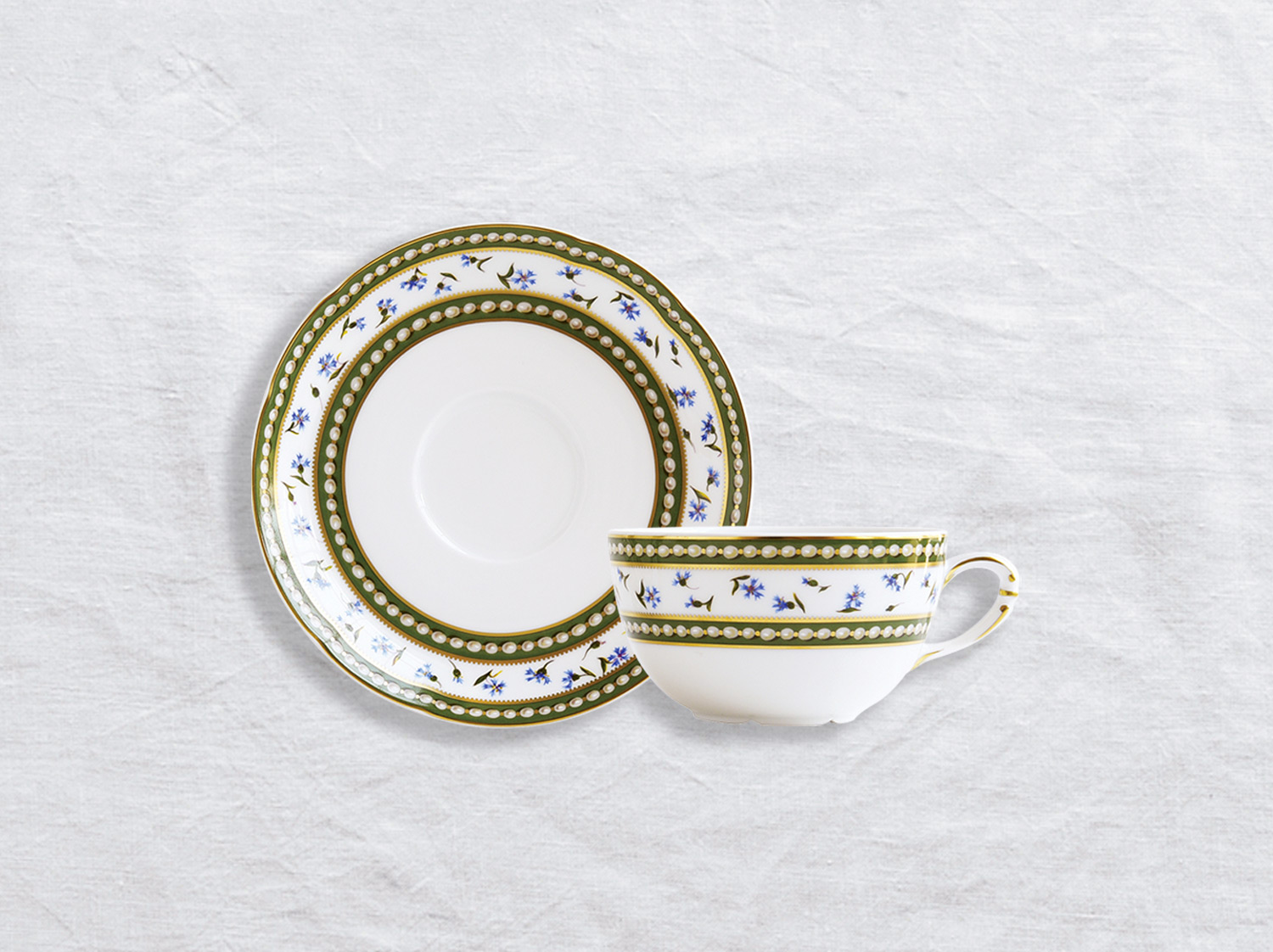 Tasse et soucoupe à thé en porcelaine de la collection Marie-antoinette Bernardaud