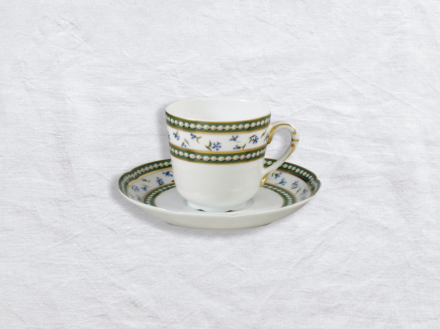 Tasse et soucoupe à café en porcelaine de la collection Marie-antoinette Bernardaud