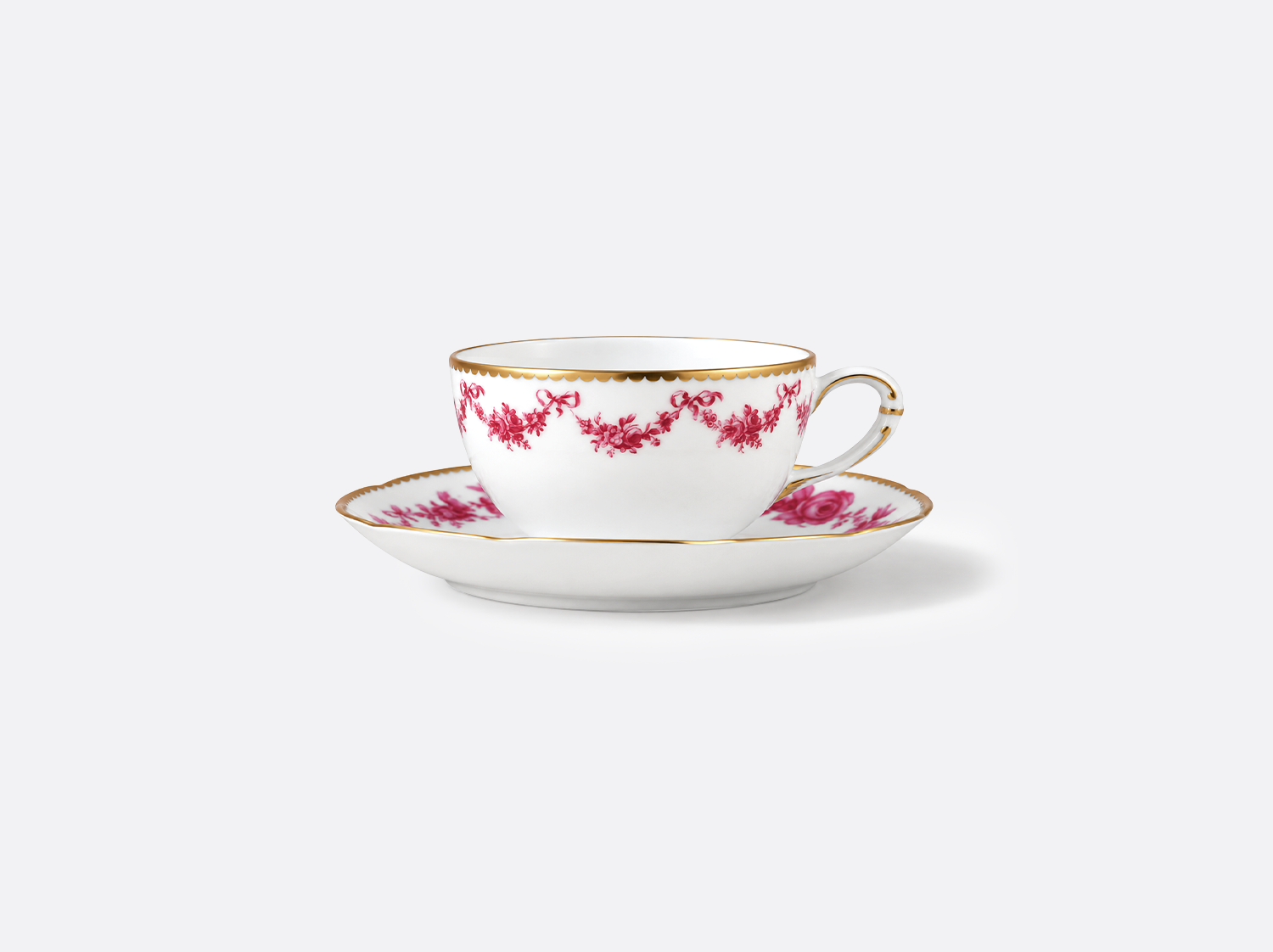 Tasse et soucoupe à thé en porcelaine de la collection Louis xv Bernardaud
