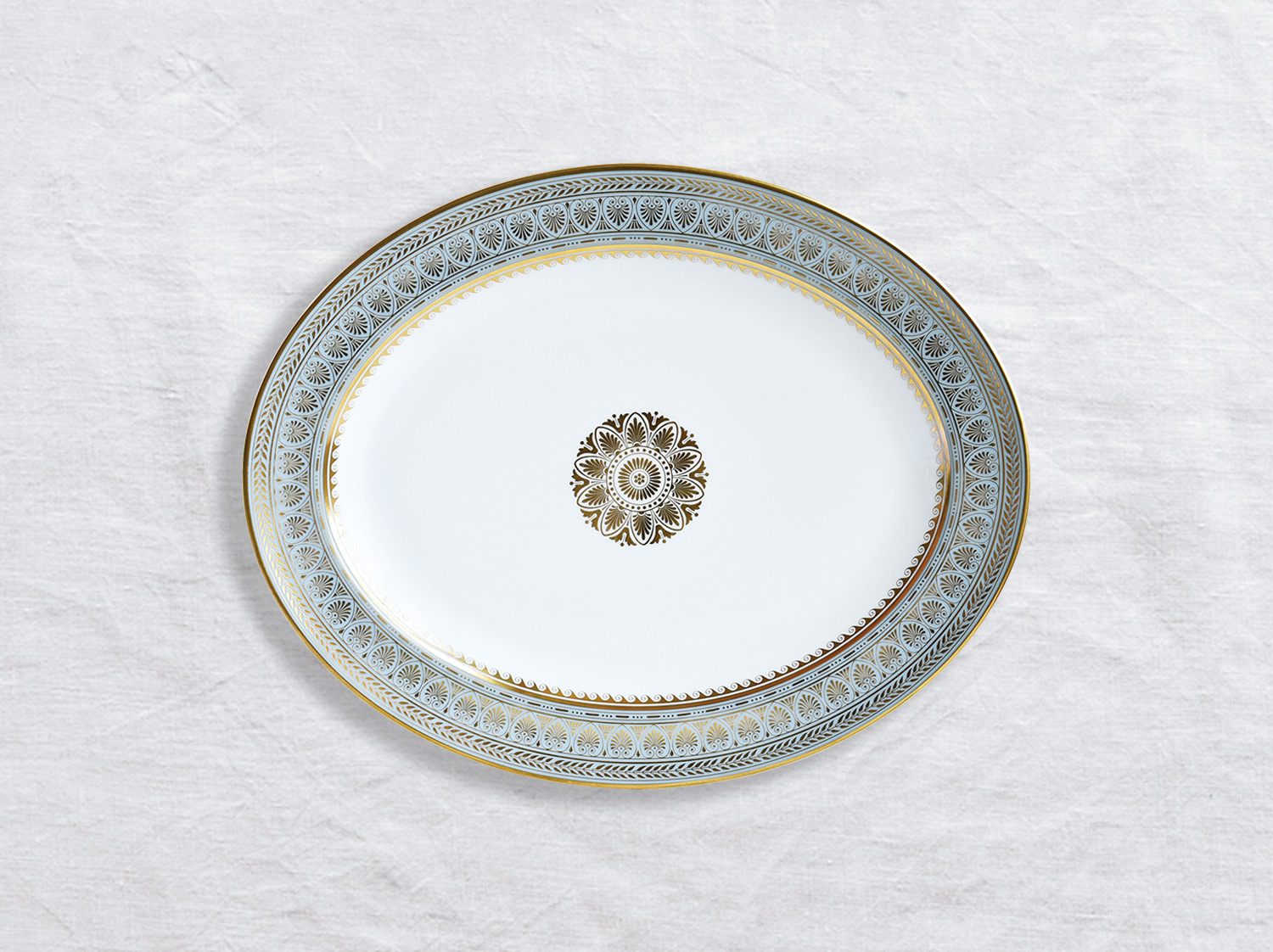 Plat ovale 33 cm en porcelaine de la collection Elysee Bernardaud