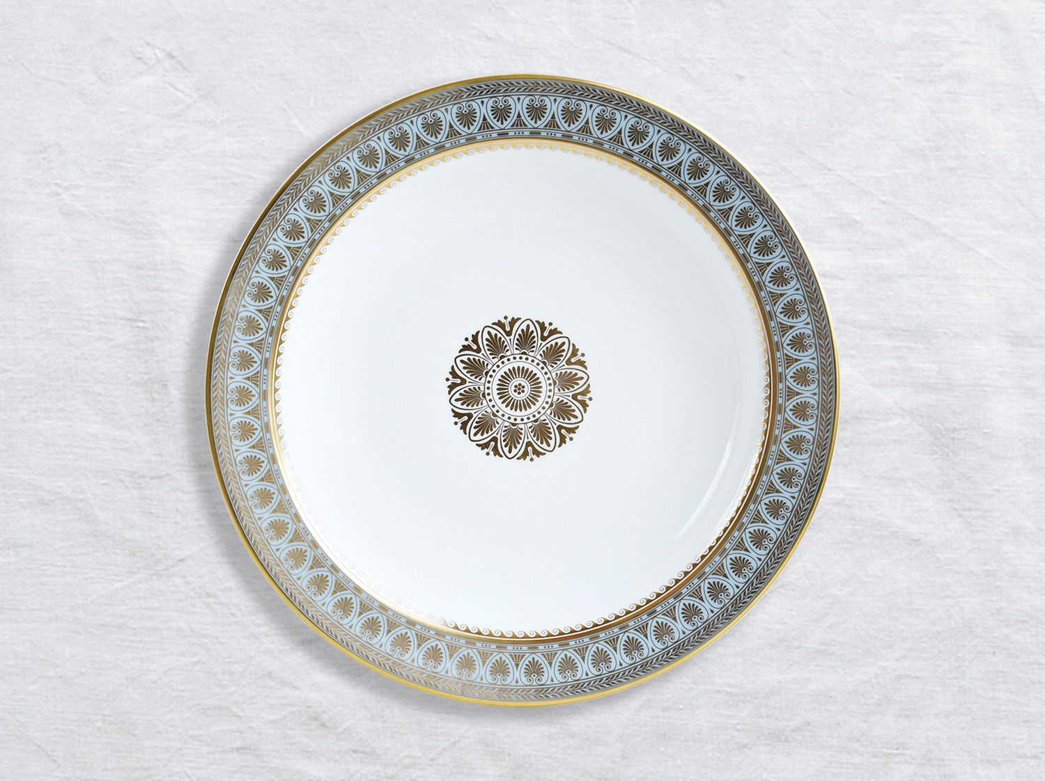 Plat rond creux 29 cm en porcelaine de la collection Elysee Bernardaud
