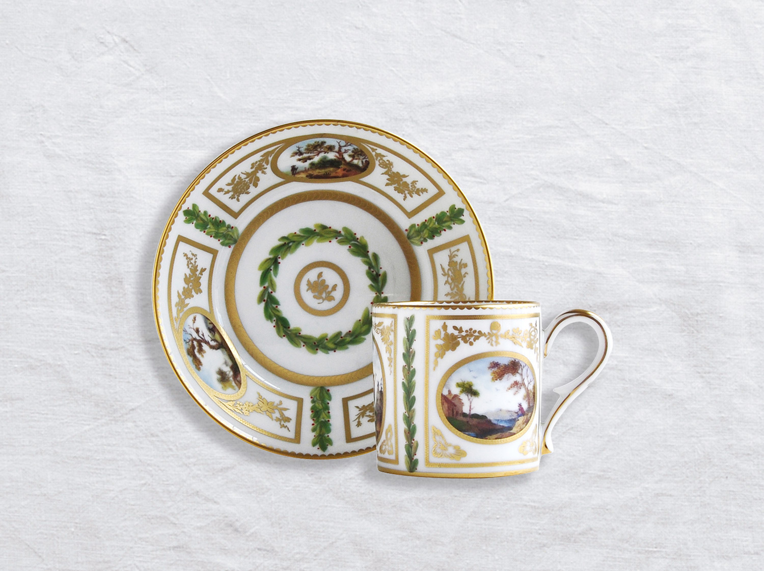 Tasse et soucoupe litron en porcelaine de la collection Le timbalier chinois Bernardaud