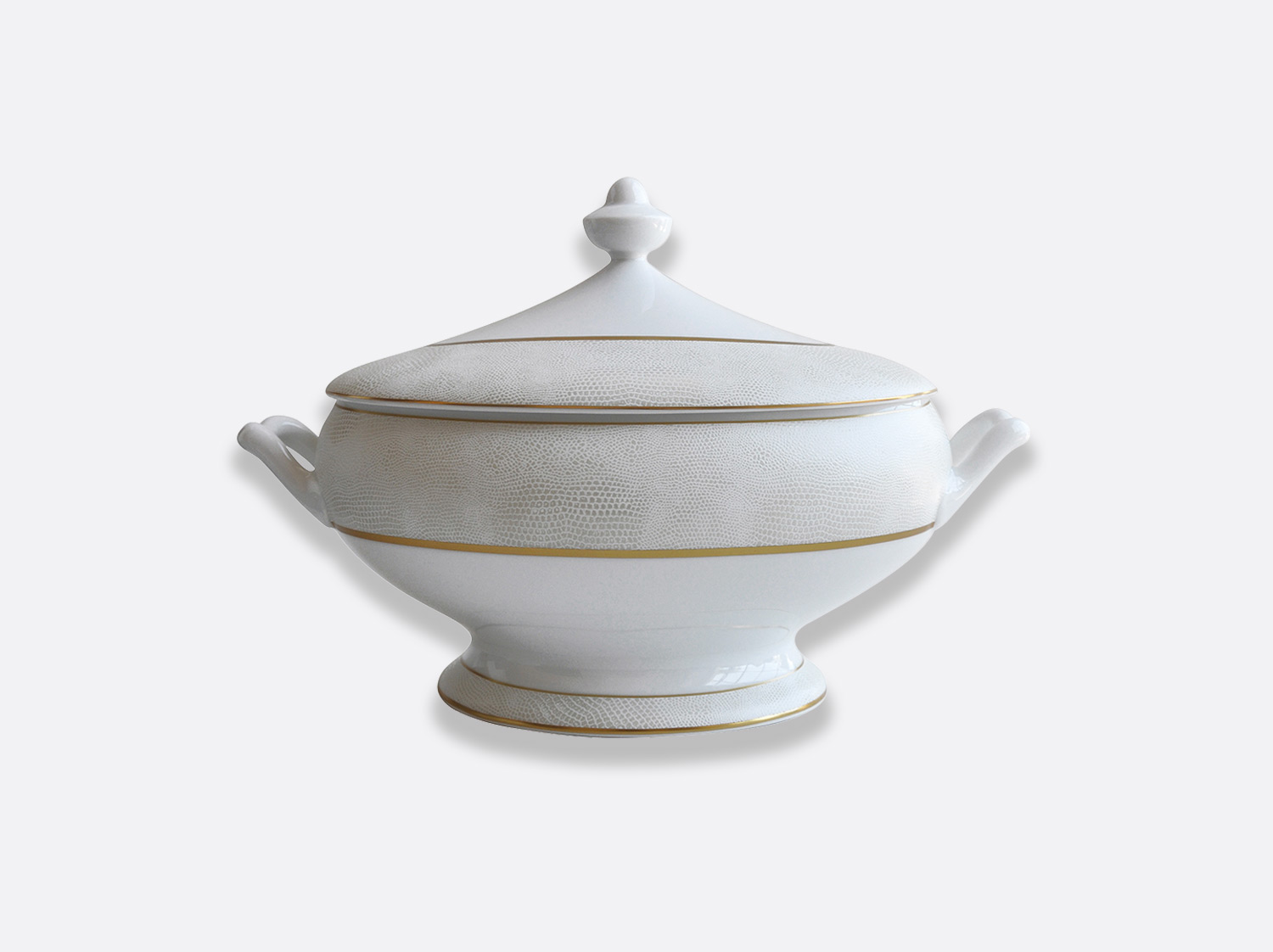 China Soup tureen 68 oz of the collection Sauvage Or Blanc | Bernardaud