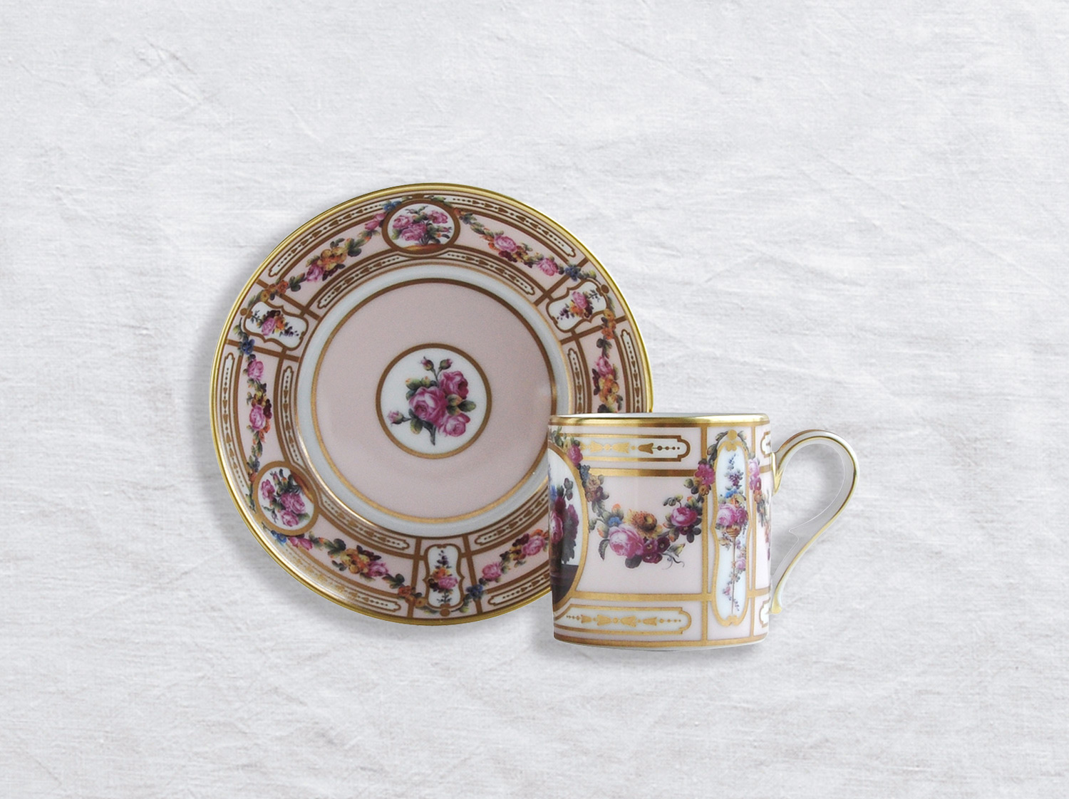 Tasse et soucoupe litron en porcelaine de la collection Aux paniers Bernardaud
