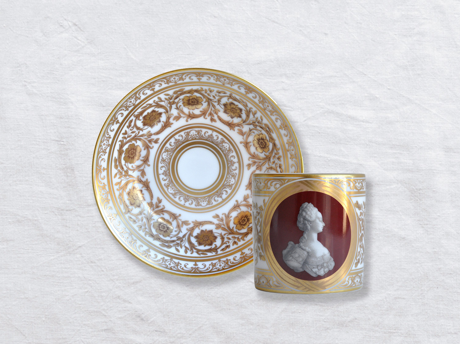 Tasse et soucoupe litron en porcelaine de la collection A LA REINE MARIE-ANTOINETTE Bernardaud
