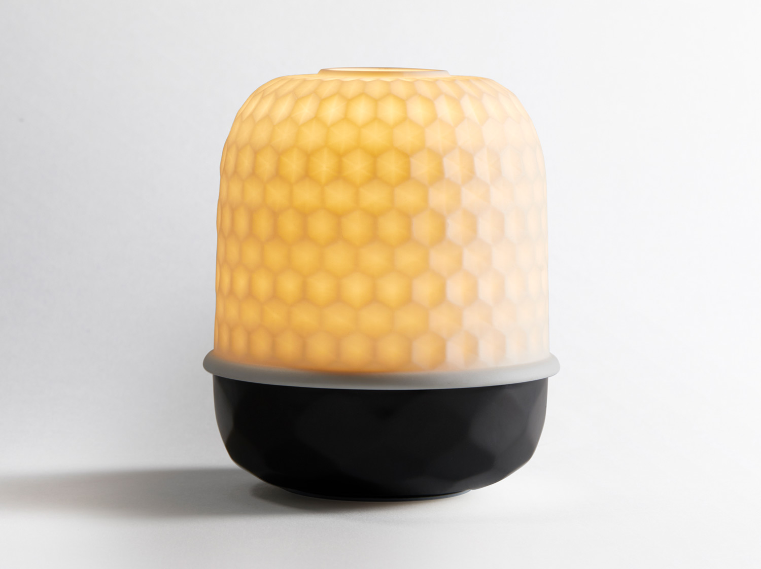 ディアモン　ブラック en porcelaine de la collection Lampion - LED Bernardaud