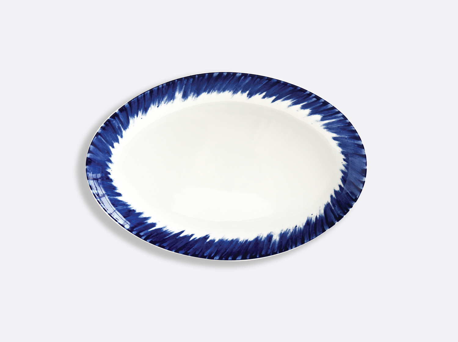 Plat ovale 33 cm en porcelaine de la collection IN BLOOM - Zemer Peled Bernardaud