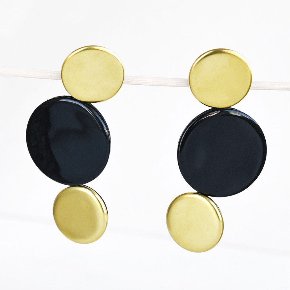 China Disque noir et or Earrings of the collection Be Bold Over | Bernardaud