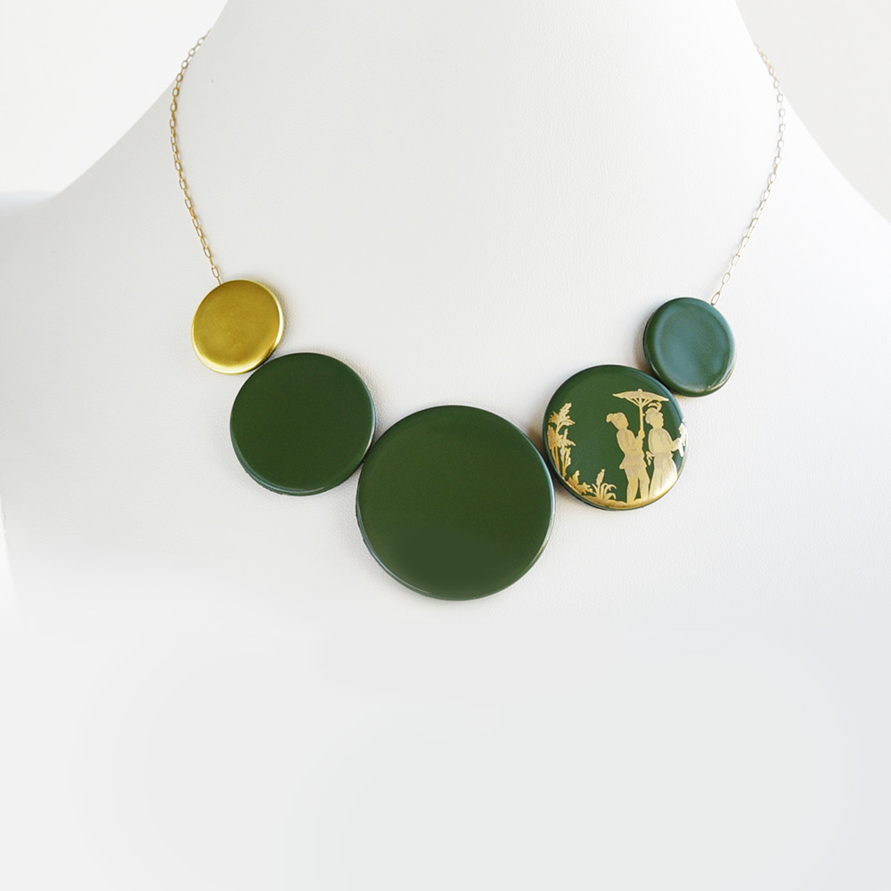 China Disque Vert Mousse Choker of the collection Be Bold Over | Bernardaud