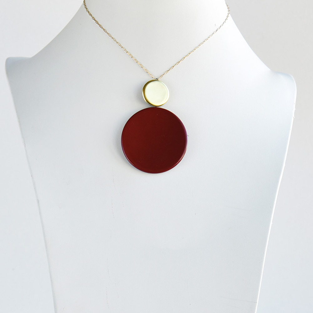China Disque Corail Short Pendant of the collection Be Bold Over | Bernardaud