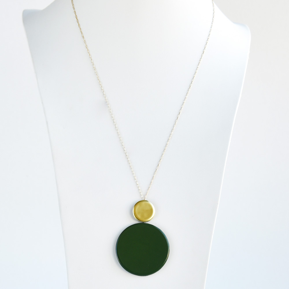 China Disque Vert Mousse Long Pendant of the collection Be Bold Over | Bernardaud