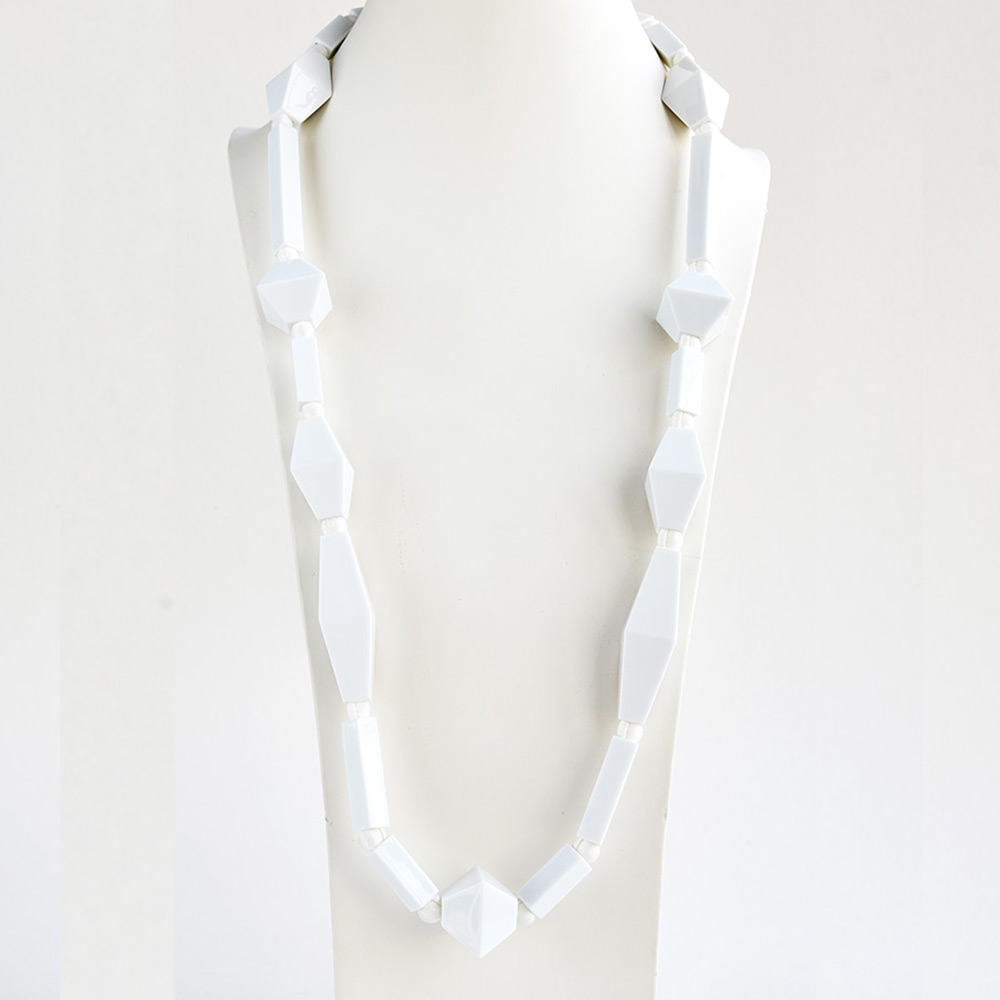 China Perles et Tubes Blanc Long Necklace of the collection Be Bold Over | Bernardaud