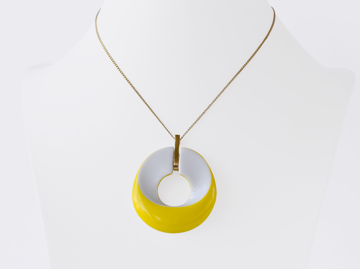 China Alba jaune Pendant of the collection ALBA JAUNE | Bernardaud