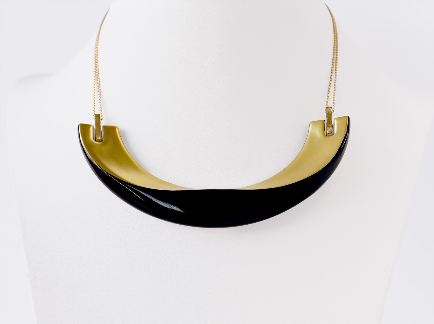 China Necklace of the collection ALBA NOIR ET OR | Bernardaud