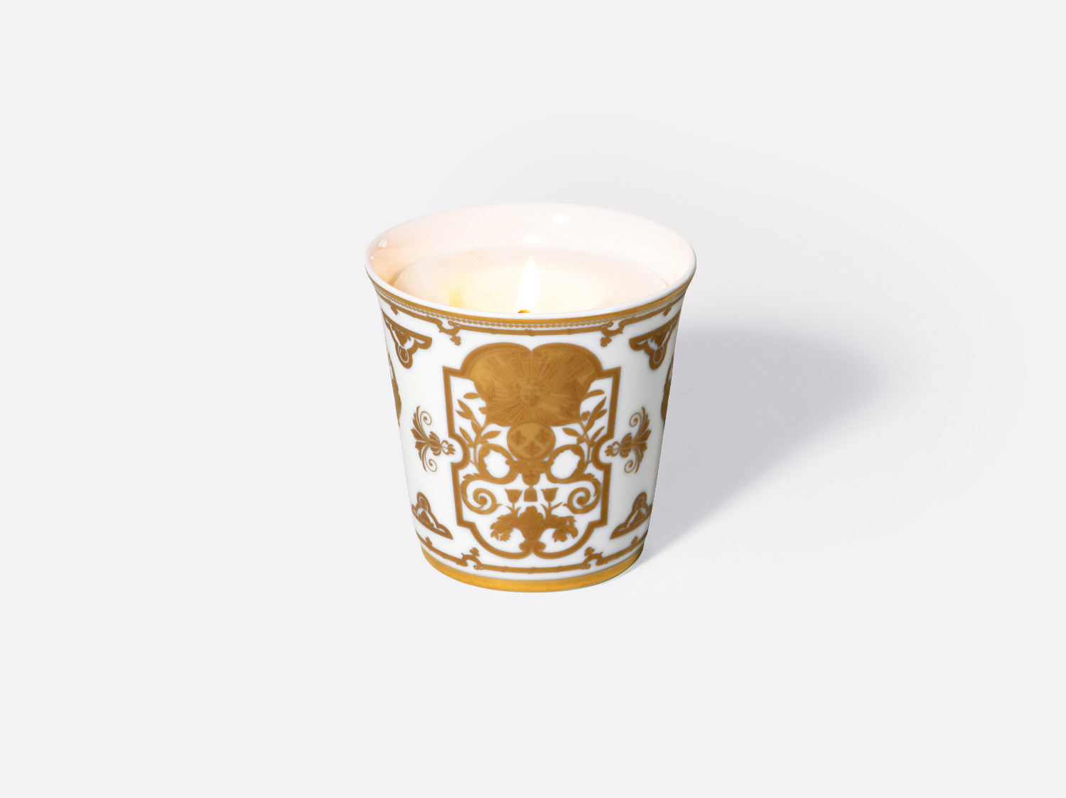Pot 9 cm + bougie parfumée 200g en porcelaine de la collection Aux Rois Or Bernardaud