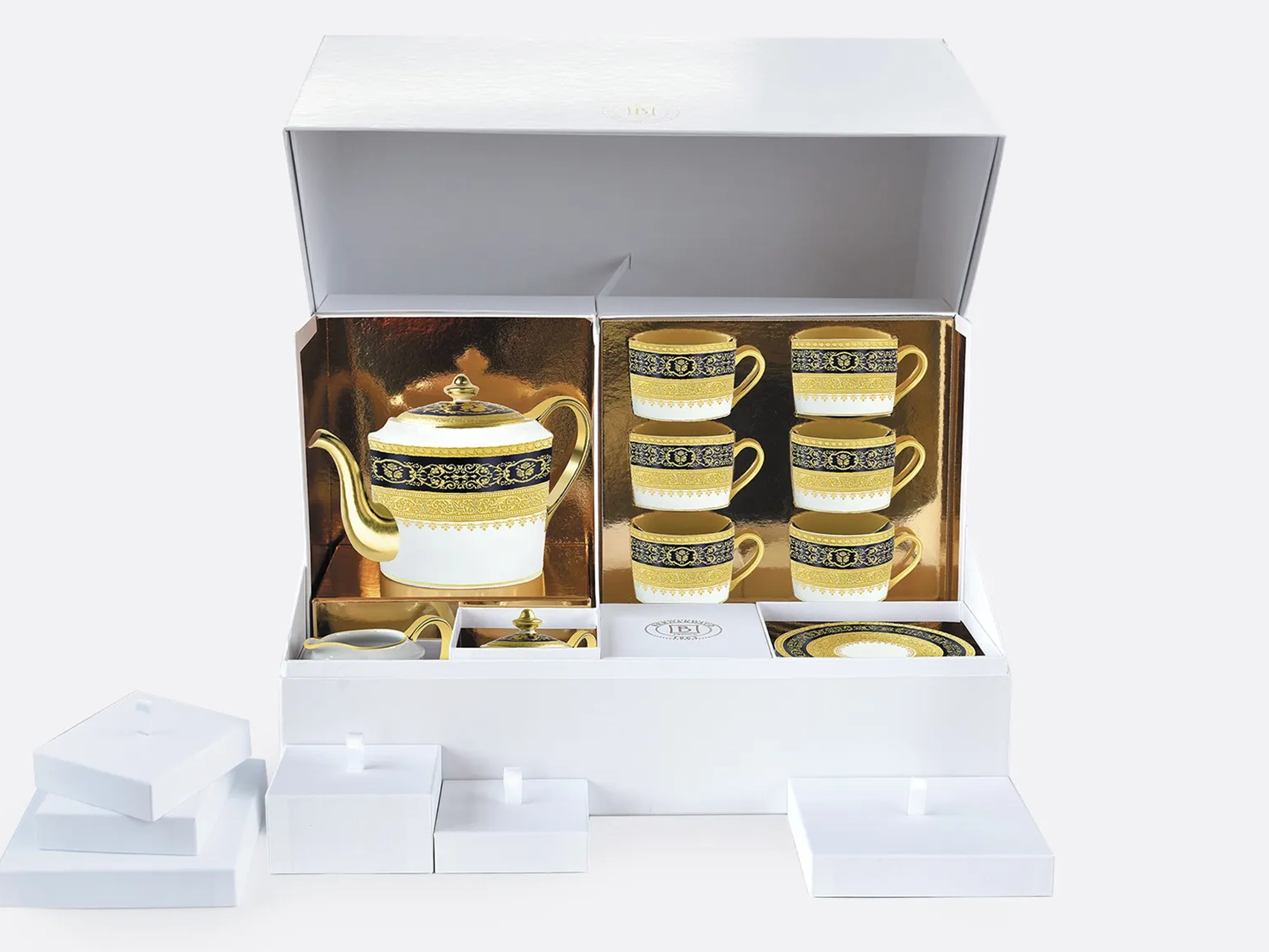 China Large tea gift case (teapot, creamer, sugar bowl, 6 tea cups and saucers) of the collection BEAUGENCY bleu de four | Bernardaud