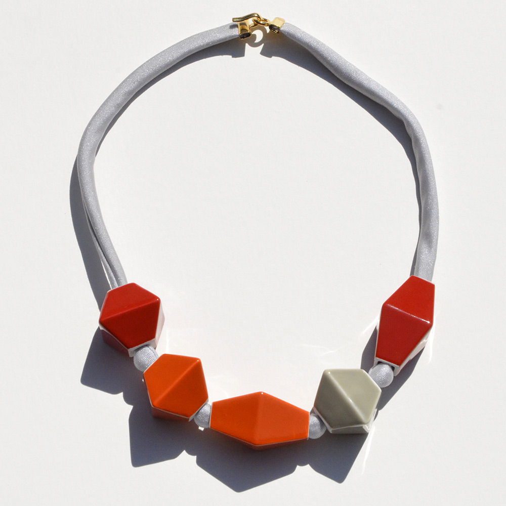 China Perles Red & Orange Choker of the collection Be Bold Over | Bernardaud