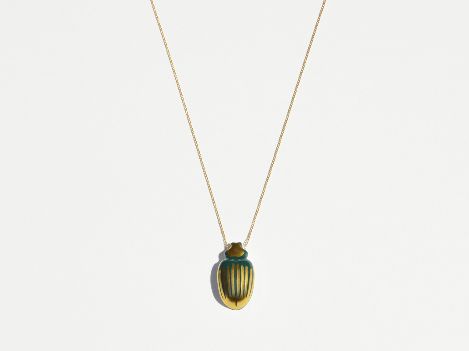 China Scarabée Pendant Green & Gold of the collection SCARABEE VERT OR | Bernardaud