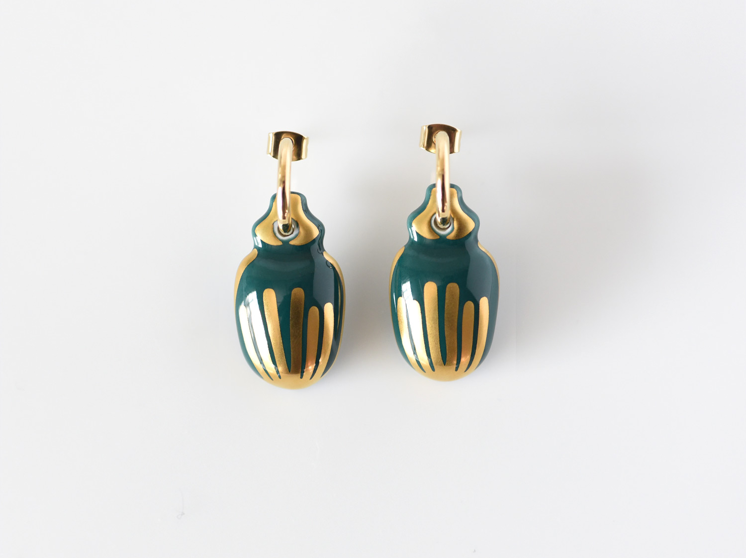 China Scarabée Earrings Green & Gold of the collection SCARABEE VERT OR | Bernardaud