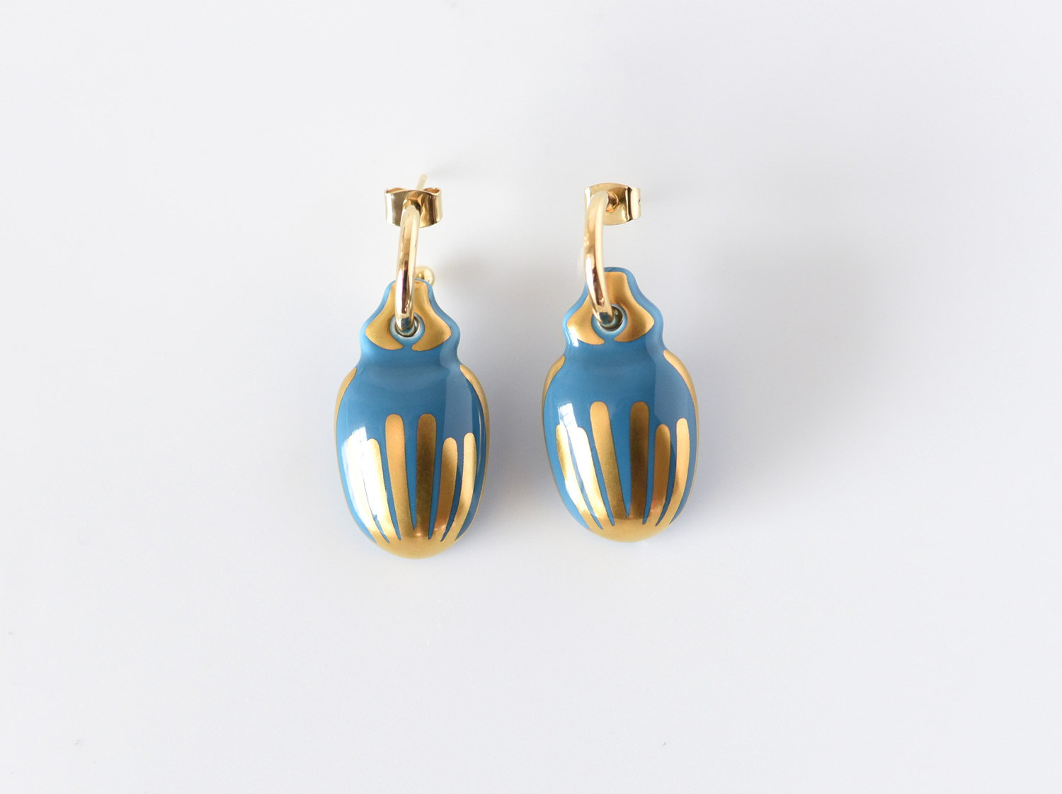 China Scarabée Earrings Blue & Gold of the collection SCARABEE BLEU OR | Bernardaud
