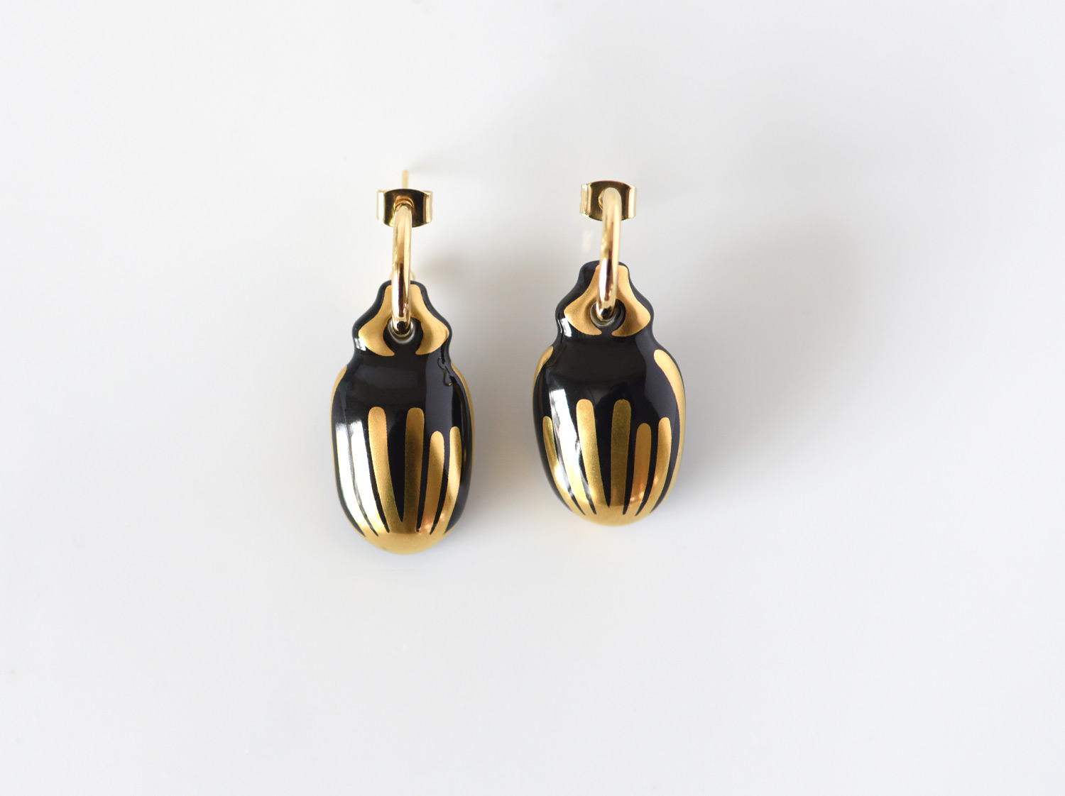 China Scarabée Earrings Black & Gold of the collection SCARABEE NOIR OR | Bernardaud