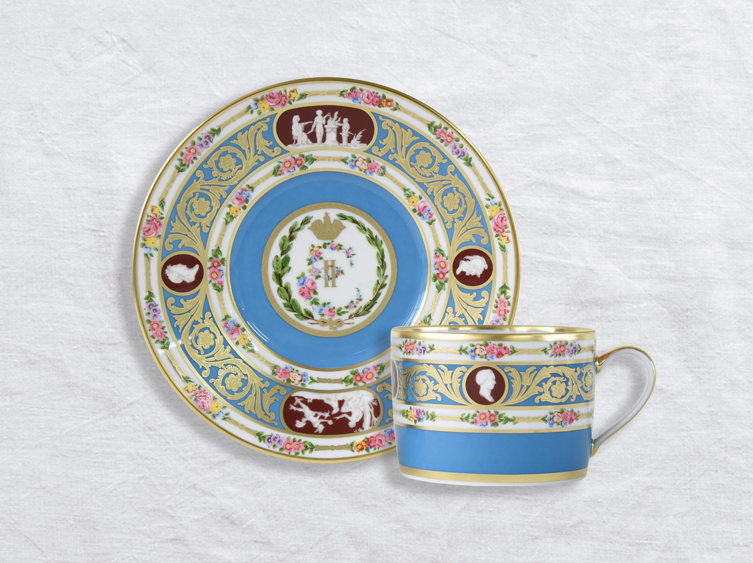 Tasse et soucoupe à thé 15 cl en porcelaine de la collection Catherine II Bernardaud