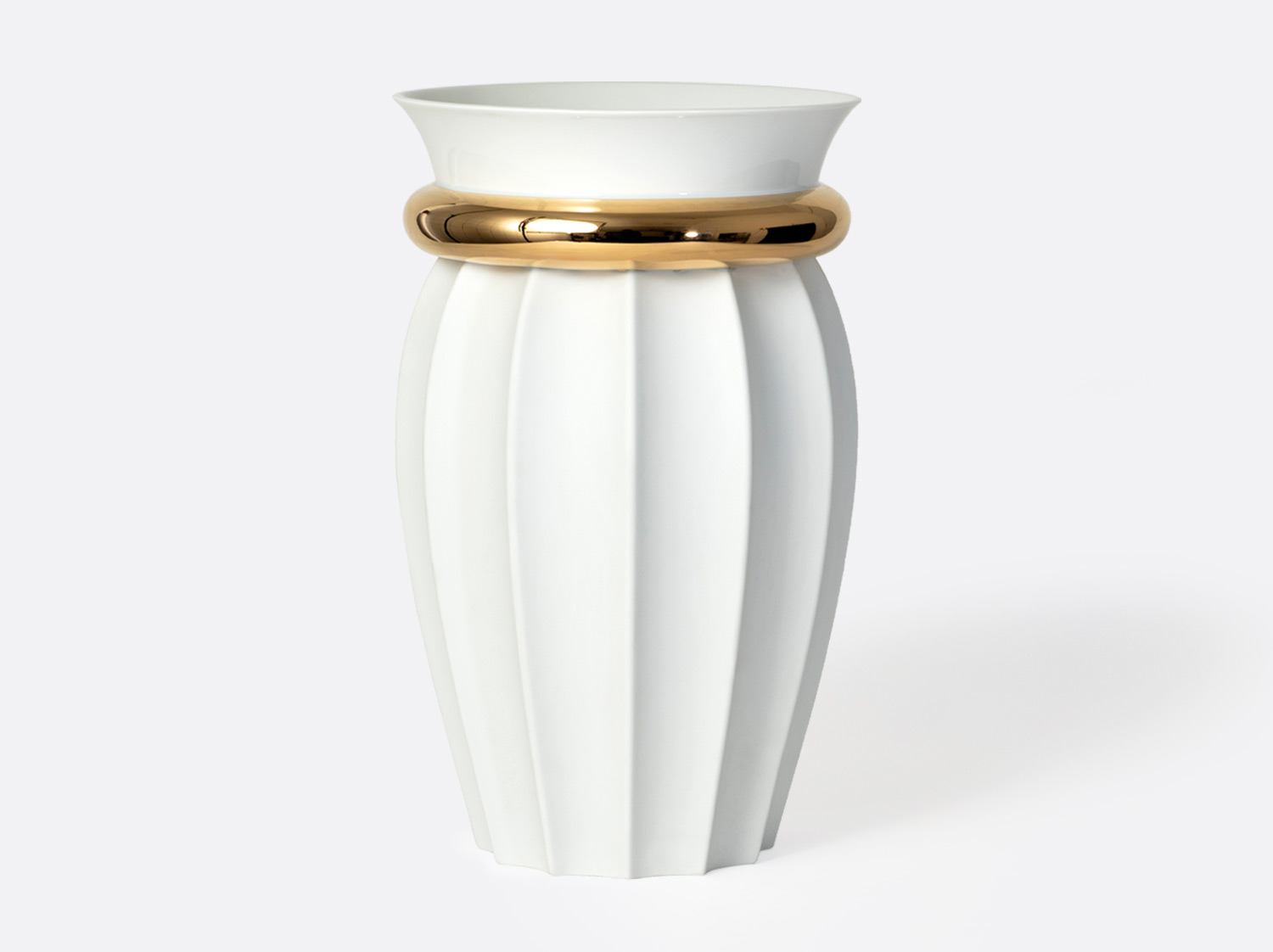 Vase H. 35 cm en porcelaine de la collection Ikaria Bernardaud
