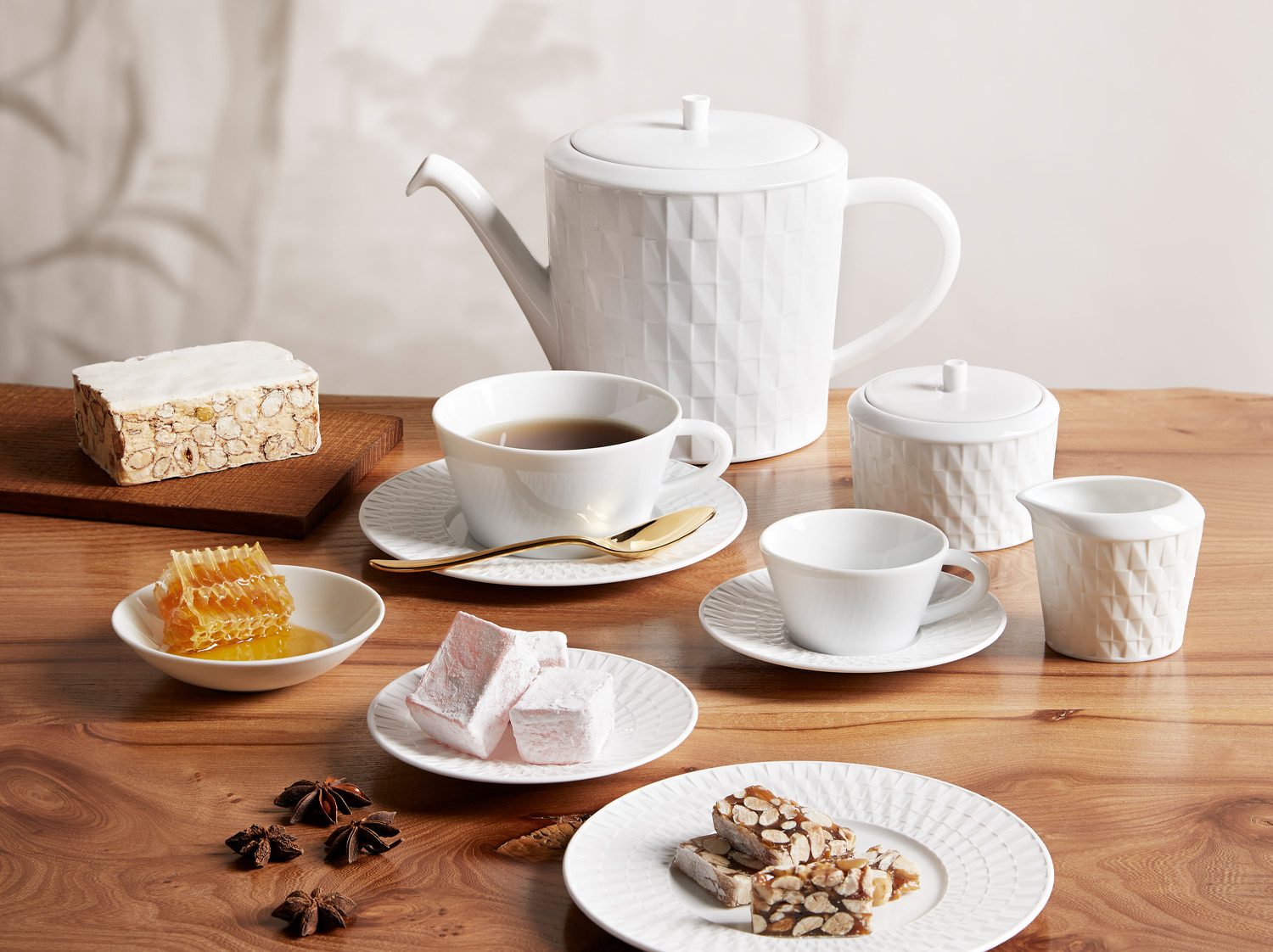 23/11/2024 | 14h00 | Paris| "Un goûter à la française" en porcelaine de la collection DIVERS FB00 Bernardaud